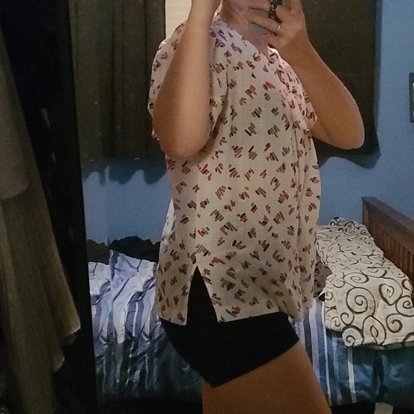 White & pattern blouse - Picture 5 of 6